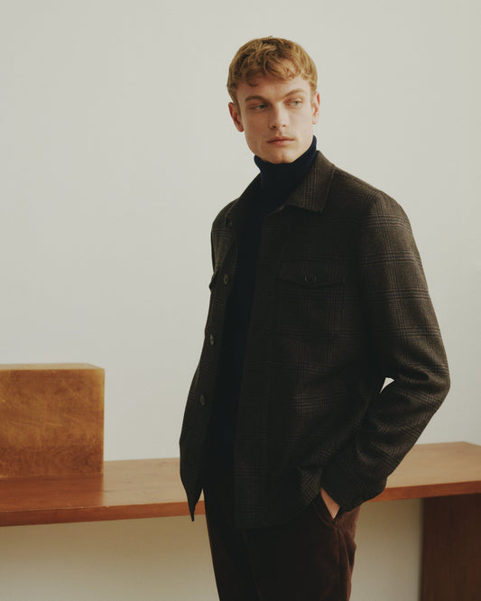 Winter 25 Collection: timeless style in an architectural setting